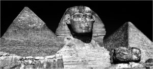 Die Sphinx ist eine mysteriöse Wächterin der Pyramiden, Ägypten 2026